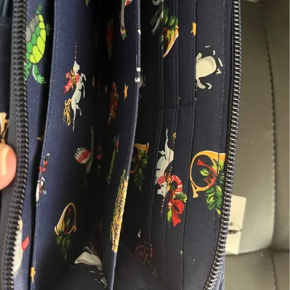 NWT Vera Bradley Christmas Pattern Wallet, Navy Blue Background - Picture 3 of 5
